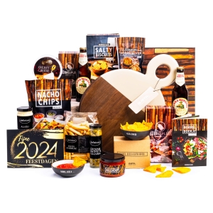 Kerstpakket borrelplank vol heerlijke snacks om samen van te genieten Kerstpakket borrelplank vol heerlijke snacks om samen van te genieten