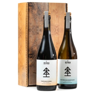 Luxe houten kist kerstpakket met heerlijke wijn om te proosten Luxe houten kist kerstpakket met heerlijke wijn om te proosten